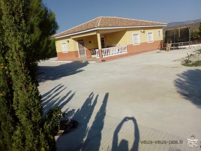 CHALET AND HOUSES WITH LAND BETWEEN MURCIA AND ALICANTE SPAIN