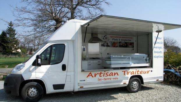 Superbe Camion Pizza Crêpe Traiteur