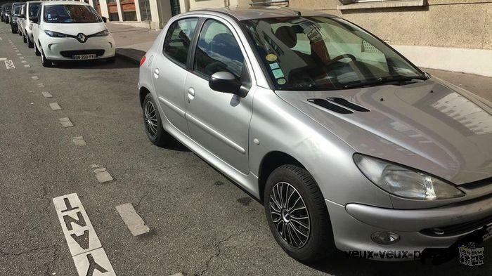 PEUGEOT 206 1.4i XT Premium