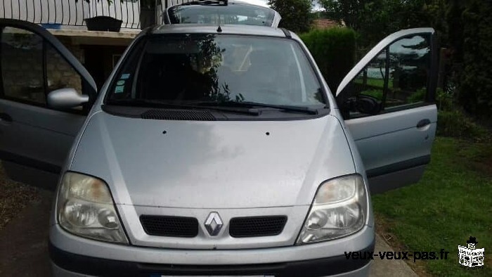 Renault Scénic 1.9 l tdi à 800€ état impeccable