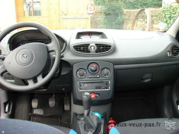 RENAULT Clio III