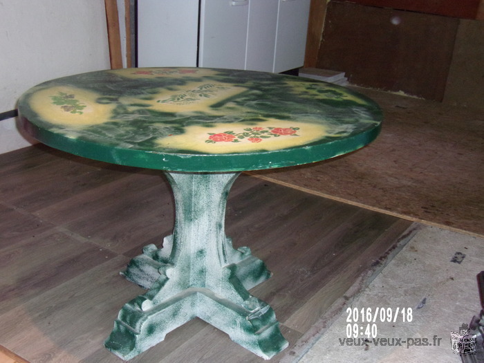 vend table ronde chêne massif