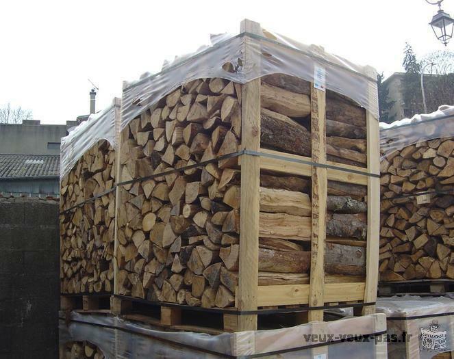 Bois de chauffage sec sous-abri