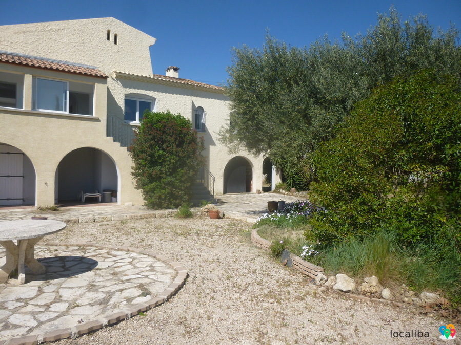 Villa proche centre ville Lansargues