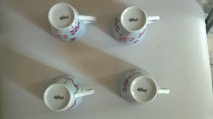 4 jolies tasses marque AFIBEL