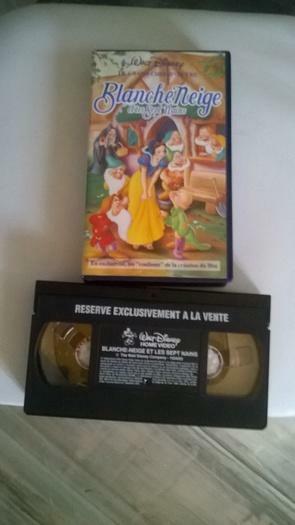 VHS Blanche neige et les sept nains + bonus