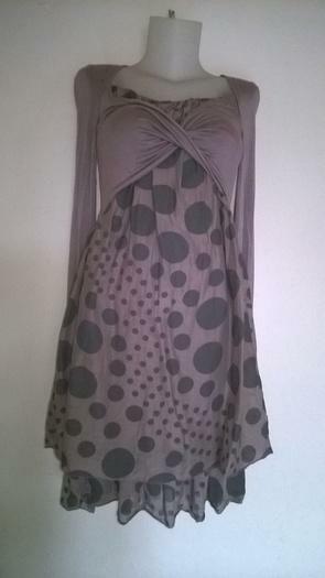 Jolie robe Couleur taupe Marque Cache Cache