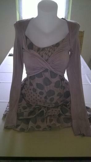 Jolie robe Couleur taupe Marque Cache Cache