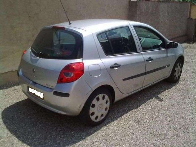 Renault clio3 dci 16v 75 authentique 2006