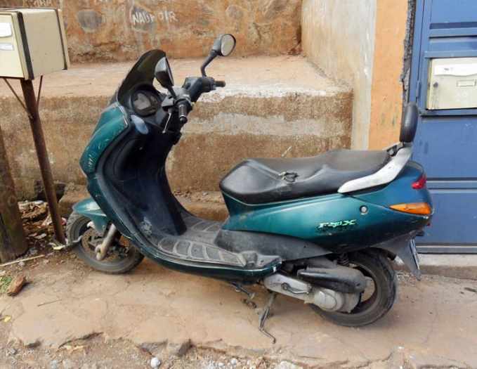 Vends scooter peugeot