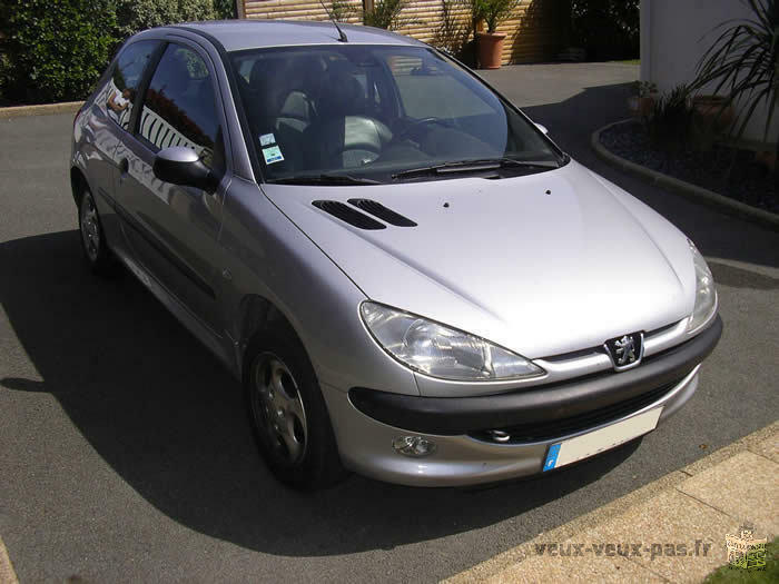 PEUGEOT 206 1.4L XT PREMIUM