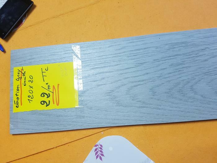 ARRIVAGE cerame en lames de parquet à 22e/m2