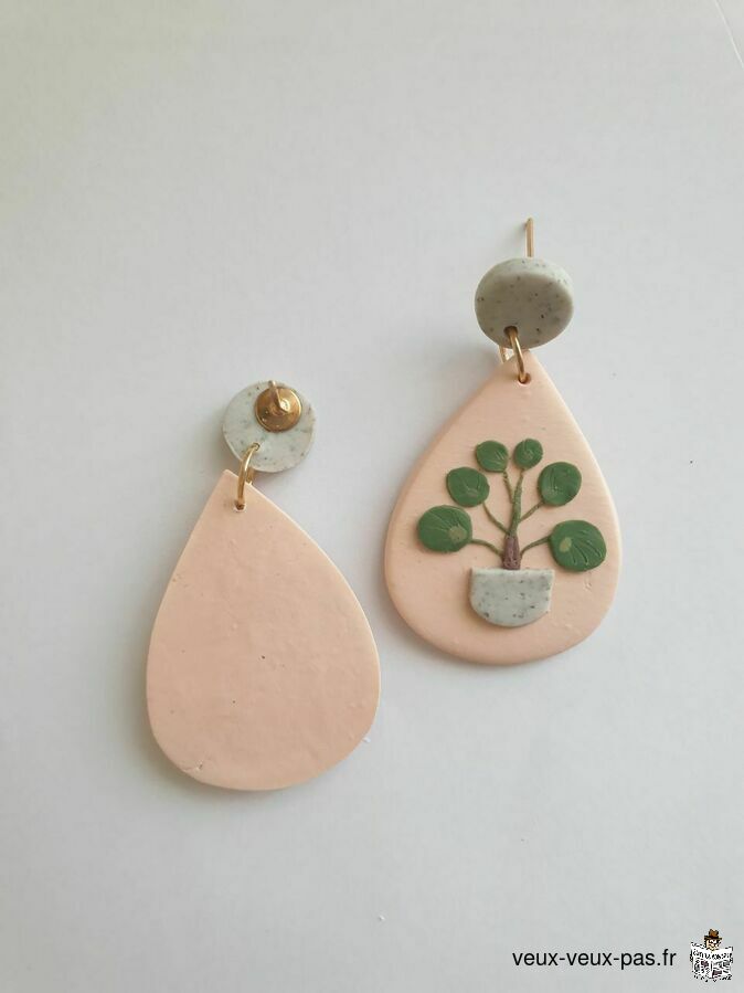 Earrings/handmade/pilea/plant/nature