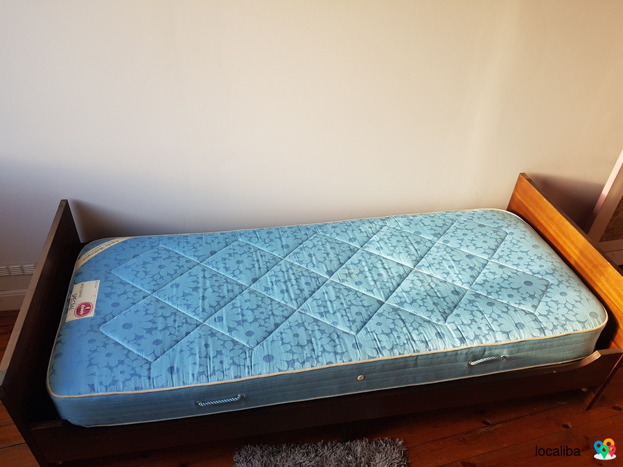 Lit 1 place (sommier + matelas)