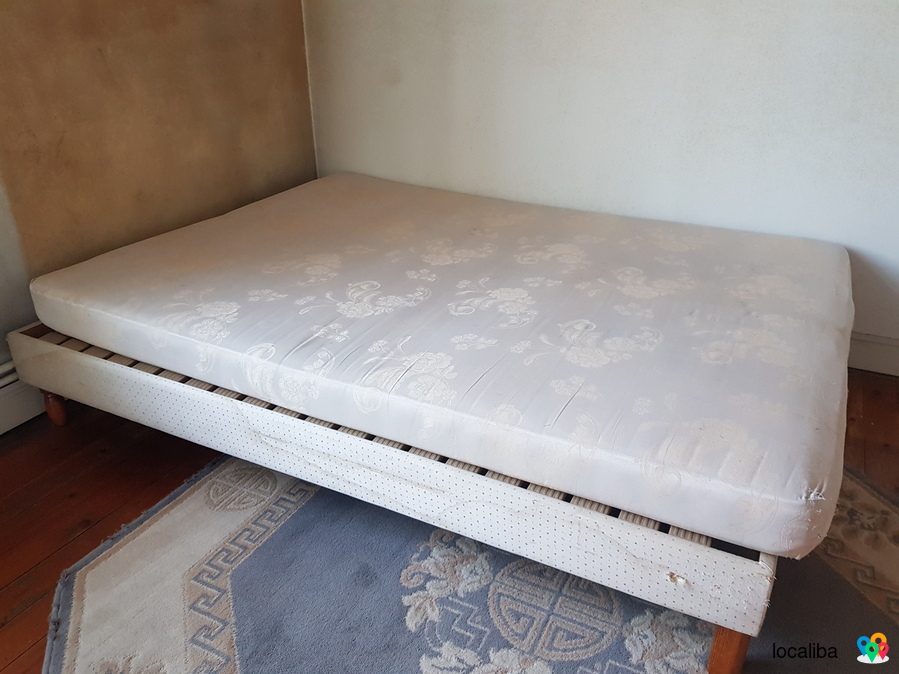 Lit 2 places (sommier + matelas mousse)