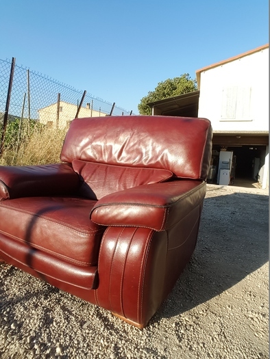 Canapé en Cuir Bordeaux avec son Fauteuil