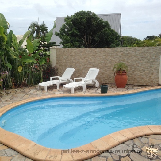 vend villa F6 à étage + piscine