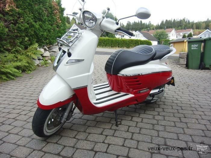 Scooter Peugeot DJANGO 125