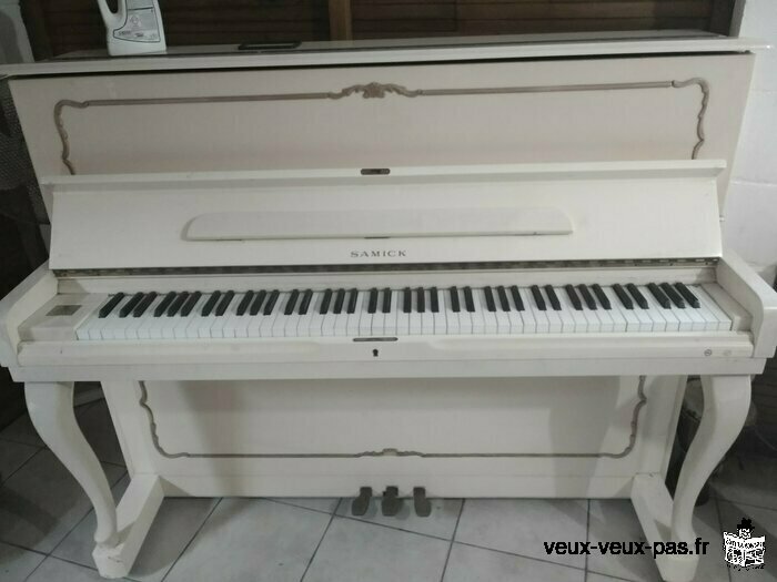 vends piano