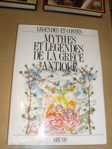 Livres sur la gueurre des blindés, la mythologie, les fossiles