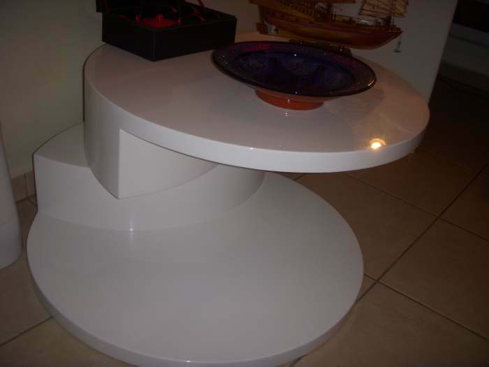 Table de salon design neuve blanche