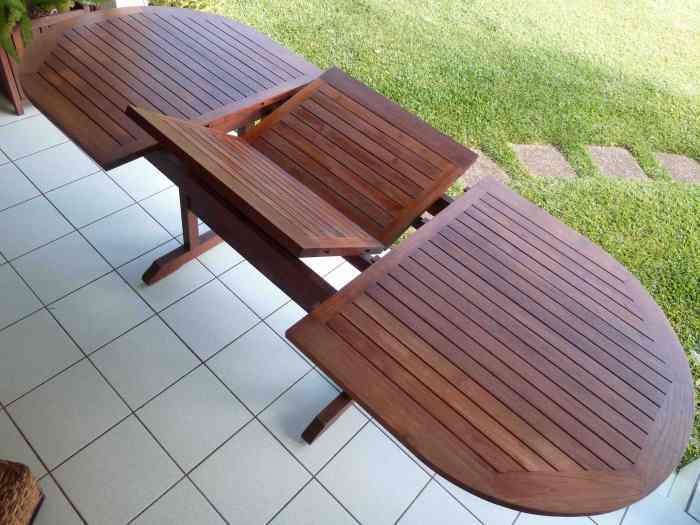 table teck et 6 chaises