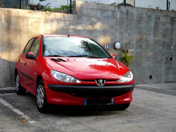 VENDS PEUGEOT 206 5 Portes, 1,4 l TRENDY