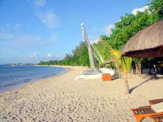 ILE MAURICE >GRANDE VILLA DE HAUT STANDING FACE A LA MER >10 pers max