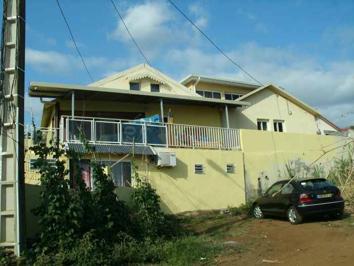 Maison meublée F4, 6/8 personnes, toute équipée, vue mer