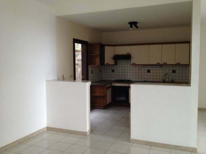 Location villa f3 a bois de nèfle st clotilde