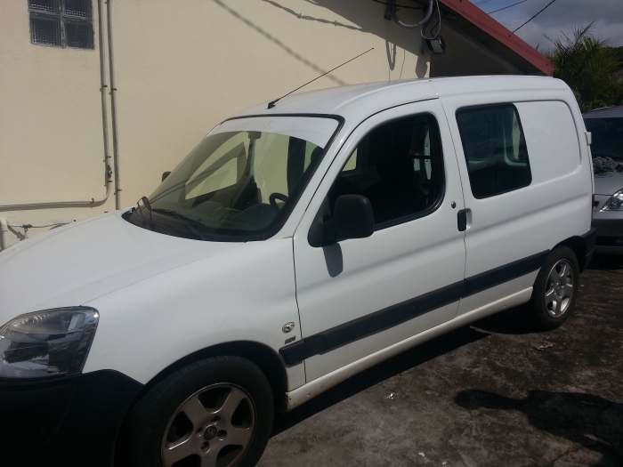 vends peugeot partner utilitaire 1.6 hdi