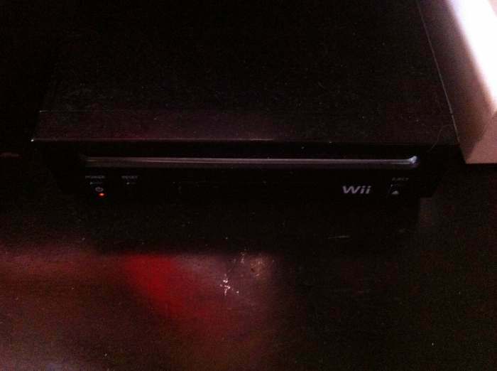 vend wii noir neuve + 5 jeux + 2 manettes 250e A DEBATTRE