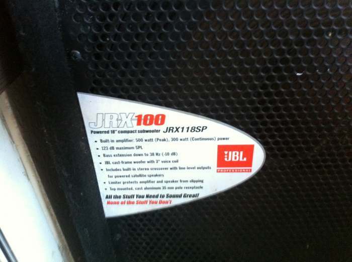 vend caisson basse amplifier JBL pro 500 watts 600e A DEBATTRE