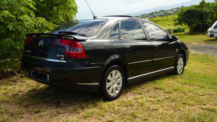 Vds CITROEN C5. 3.0L V6. EXCLUSIVE BVA6 .210CV . (très rare sur l'île )