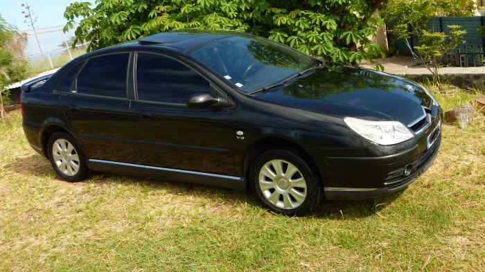 Vds CITROEN C5. 3.0L V6. EXCLUSIVE BVA6 .210CV . (très rare sur l'île )