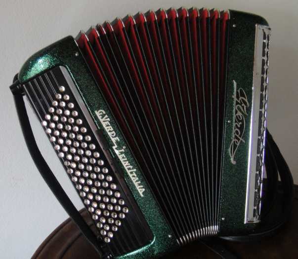 vend accordeon Verde artist C 96 à boutons , chromatique