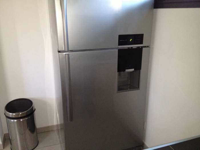 LG REFRIGIRATEUR ET CONGELATEUR EN HAUT REF: 8808992866374