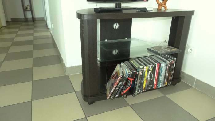 Lot d'une table basse + meuble TV