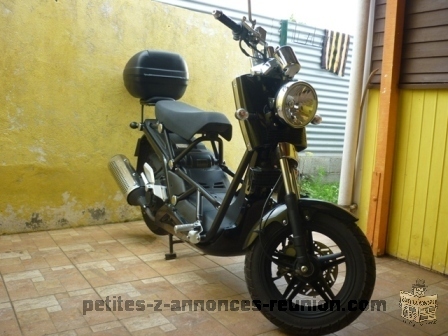 A VENDRE SCOOTER B-BONE 125 CM3 DE CHEZ DAELIM