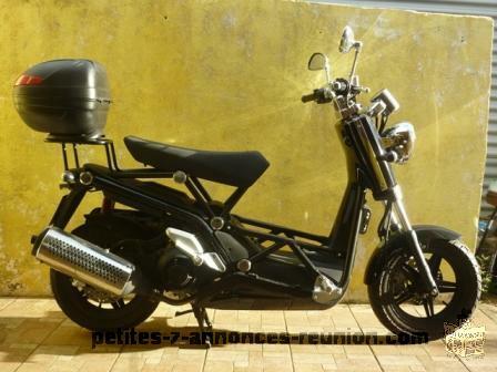 A VENDRE SCOOTER B-BONE 125 CM3 DE CHEZ DAELIM