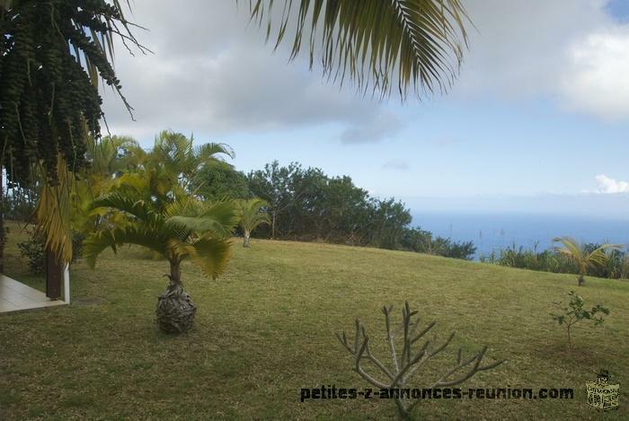 A louer très belle villa F5/6 à Petite-Île