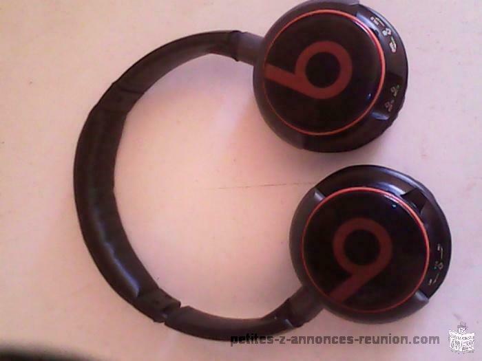 CASQUE AUDIO SANS FILS A CARTE MÉMOIRE SD MARQUE BEATS