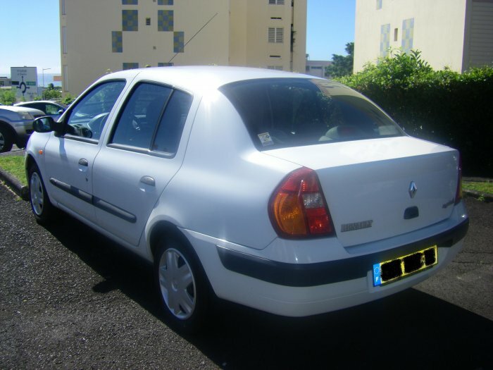 Clio II symbol 1.4l ess blanche 2003 101000 kms