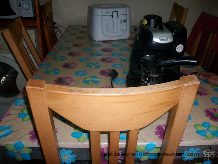 Vends table de cuisine + chaise