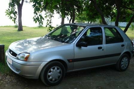 A VENDRE 2400€ FORD FIESTA ANNEE 2001