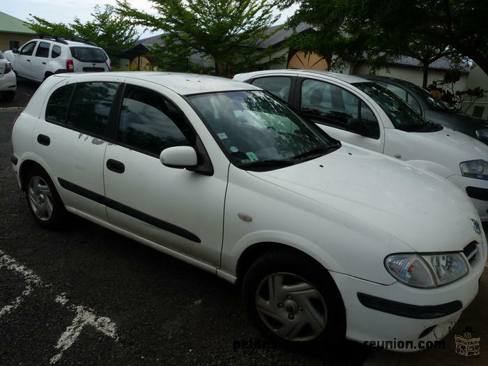 urgent cause de depart nissan almera