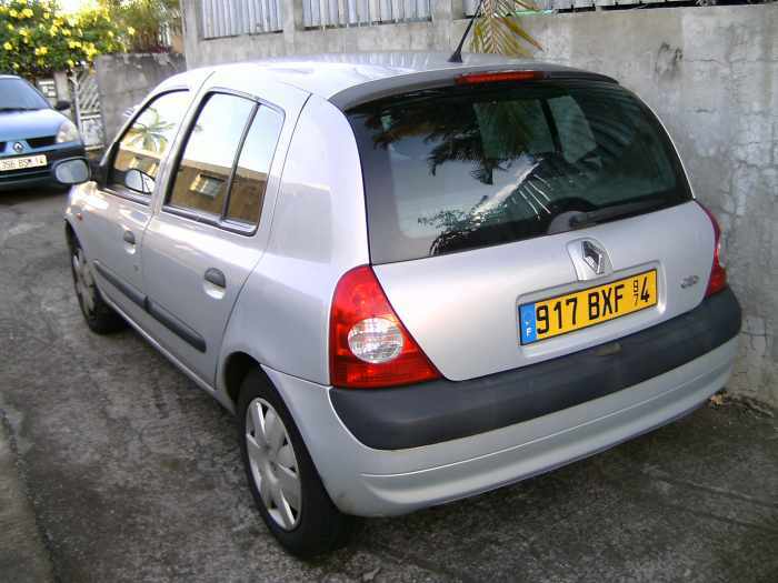 clio(2) 16v essence