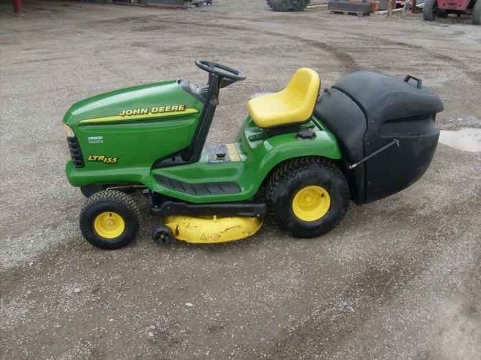 TONDEUSE AUTOPORTEE JOHN DEERE LTR155