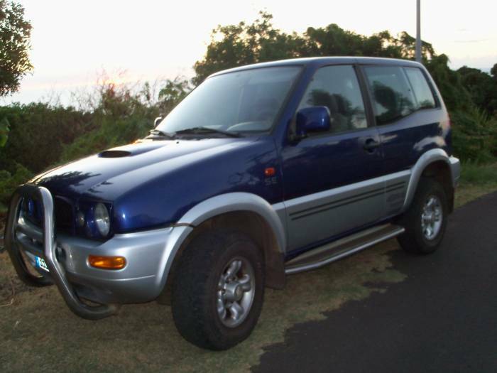 vends nissan terrano 2.7 tdi