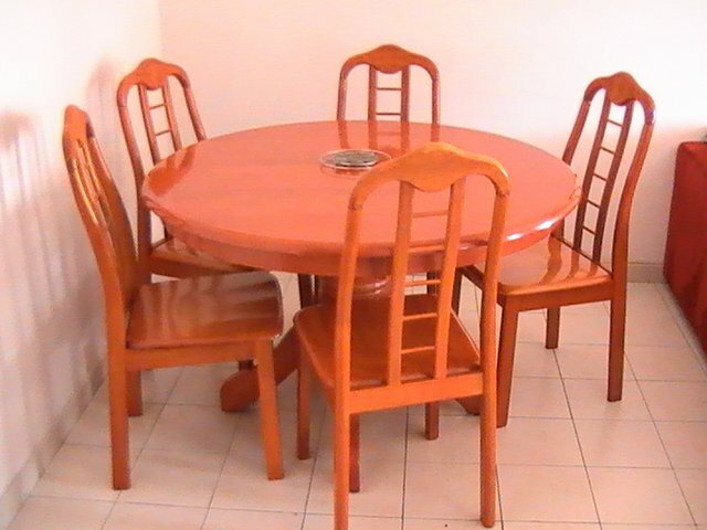 Vends table à manger